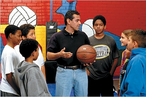 Los Angeles Mayor Antonio Villaraigosa, who won votes from many diverse groups, speaks to young constituents. (Courtesy Mayor’s Office)