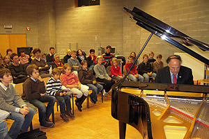 Roman Rudnytsky in performance at the Music Academy at Izegem